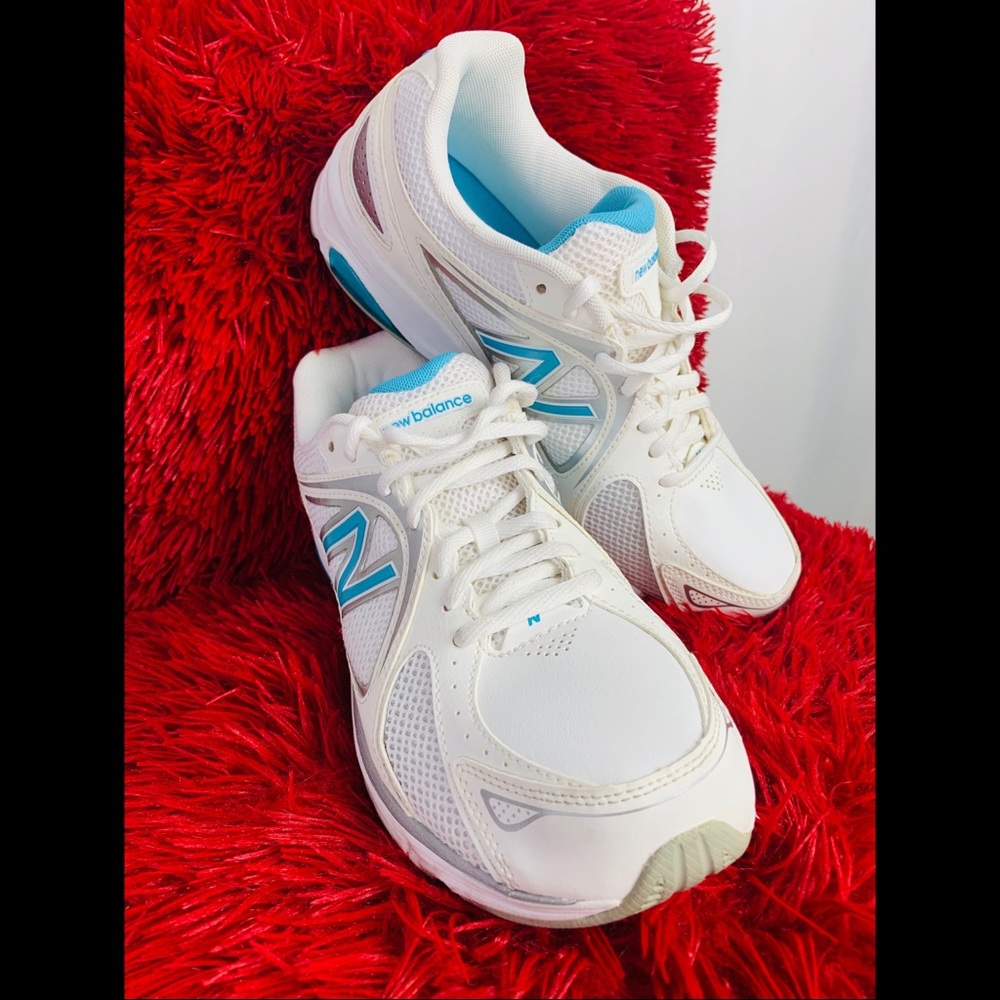 New Balance Women's 847 Walking Shoes/Sneakers - Picture 2 of 8